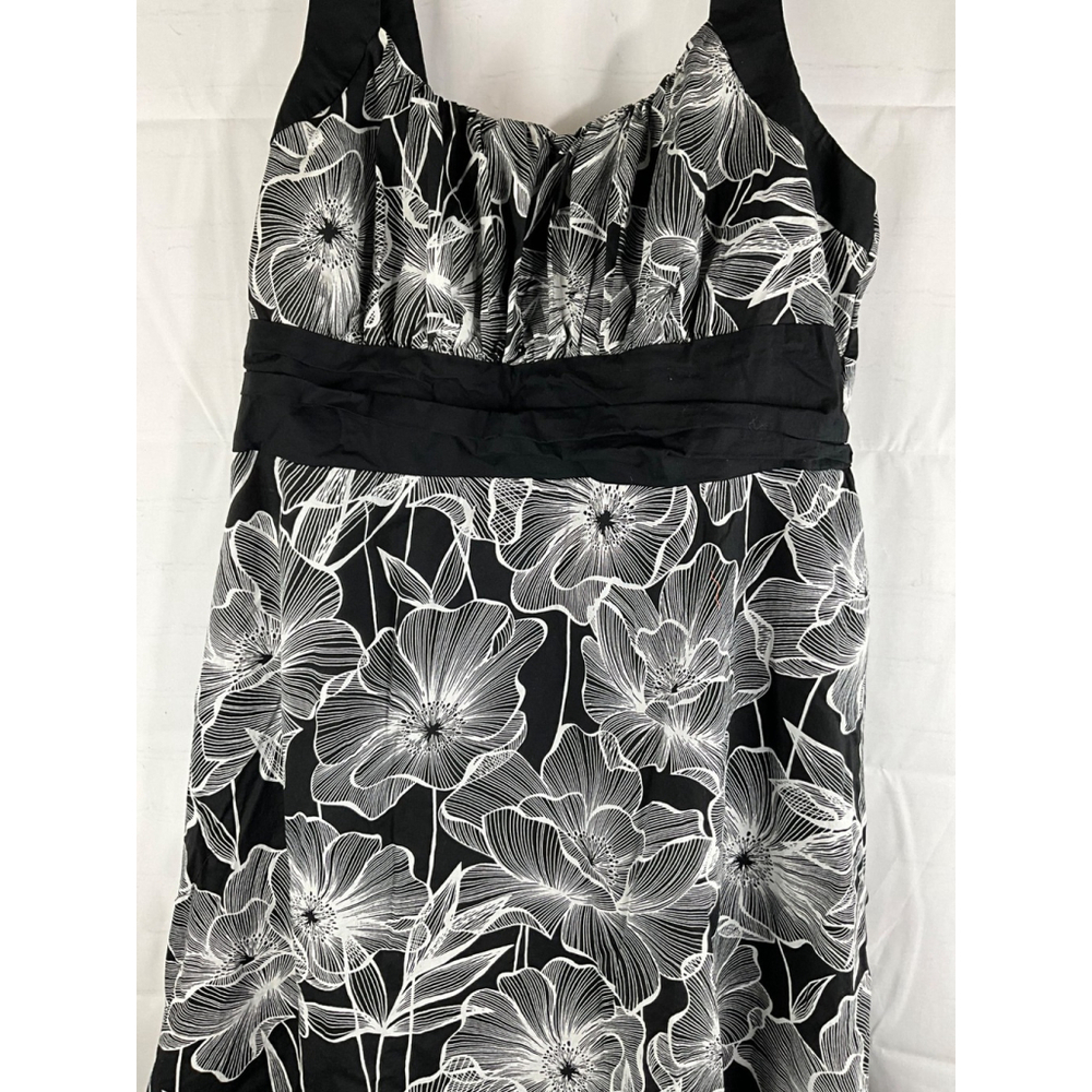 Dress Barn Black Floral Print Sleeveless Knee-Length Dress Size 20 Used - Picture 2 of 5